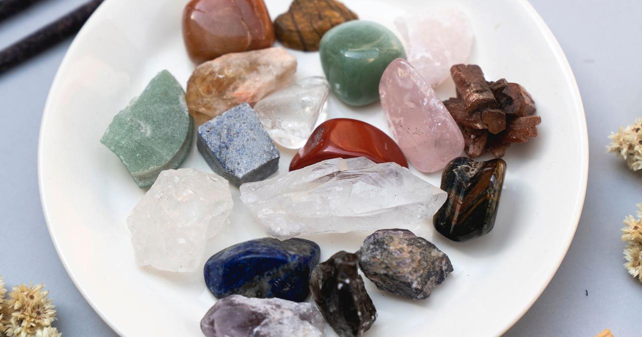 How to Use Healing Crystal and How to Meditate with a Crystal ...
